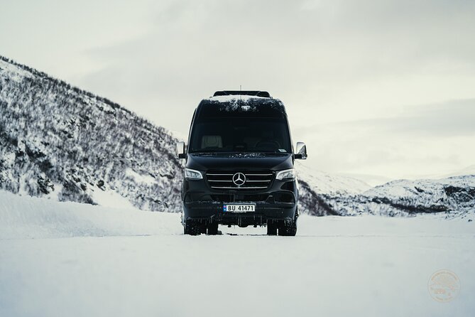 Minibus Northern Lights Chase with Photography from Tromsø - Learning to photograph the aurora