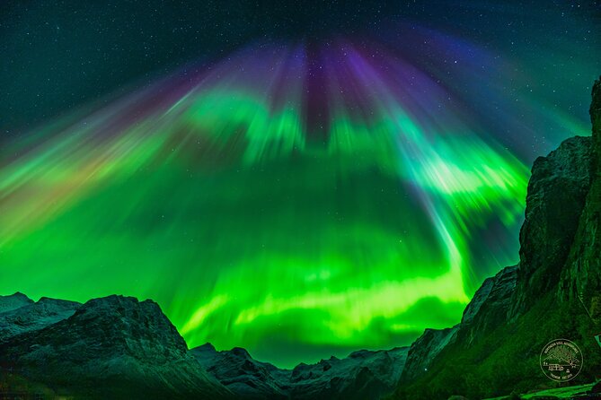 Minibus Northern Lights Chase with Photography from Tromsø - What the northern lights may actually look like