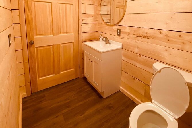 Mountaintop 360° Best Alaskan Cabin with Photography @Aurora Camp - Aurora photos and what to bring