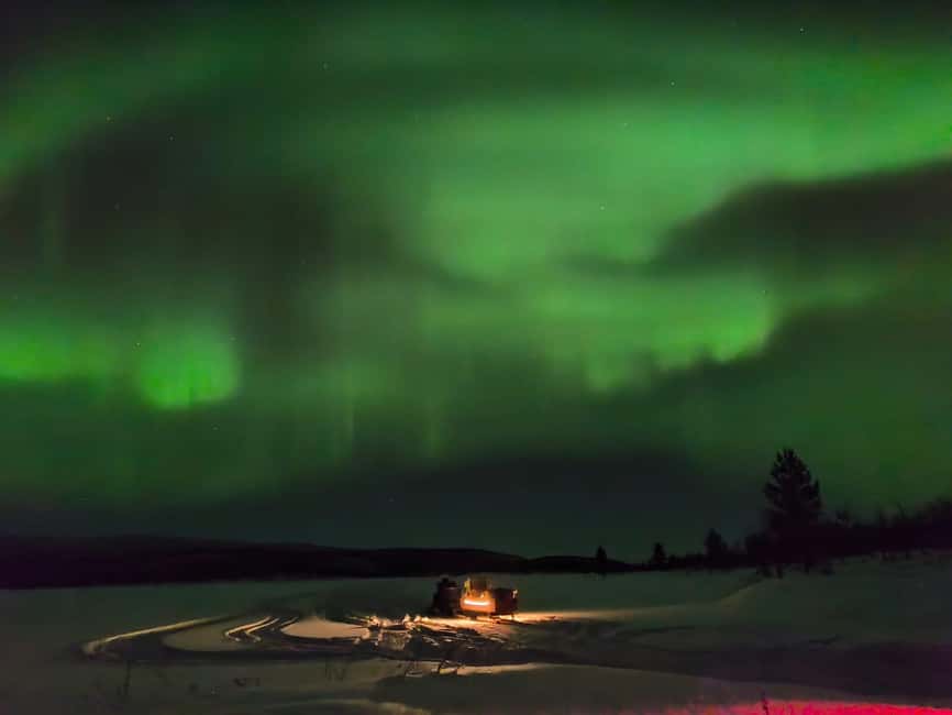 Muotkantunturi Park, Inari - Intense Northern Lights on a Lappish Sleigh - The sleigh, the silence, and the ethics