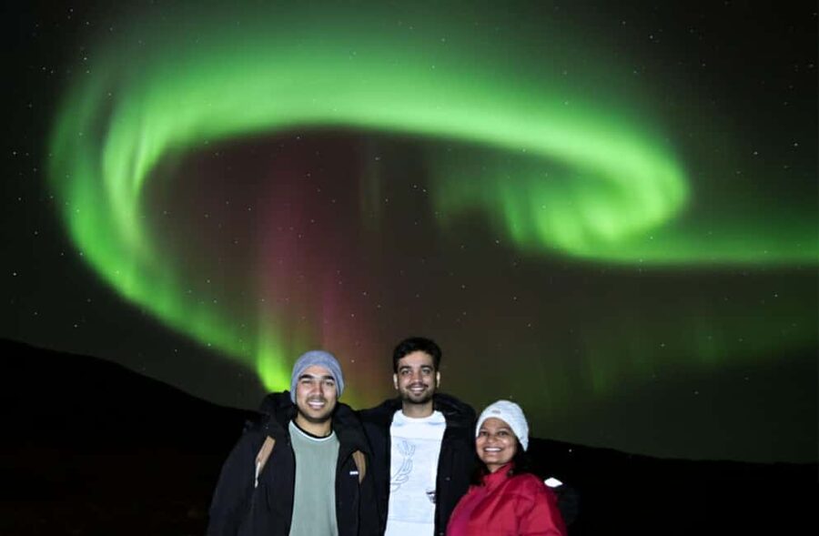 Northern Lights: 4x4 Adventure with Treats, Photos & Cocoa - Searching the Capital Region for a clear sky