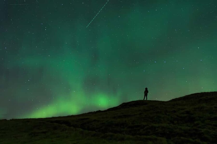 Northern Lights 4x4 Super, Photos, Hot Cocoa, Pastries - Why the small-group format matters