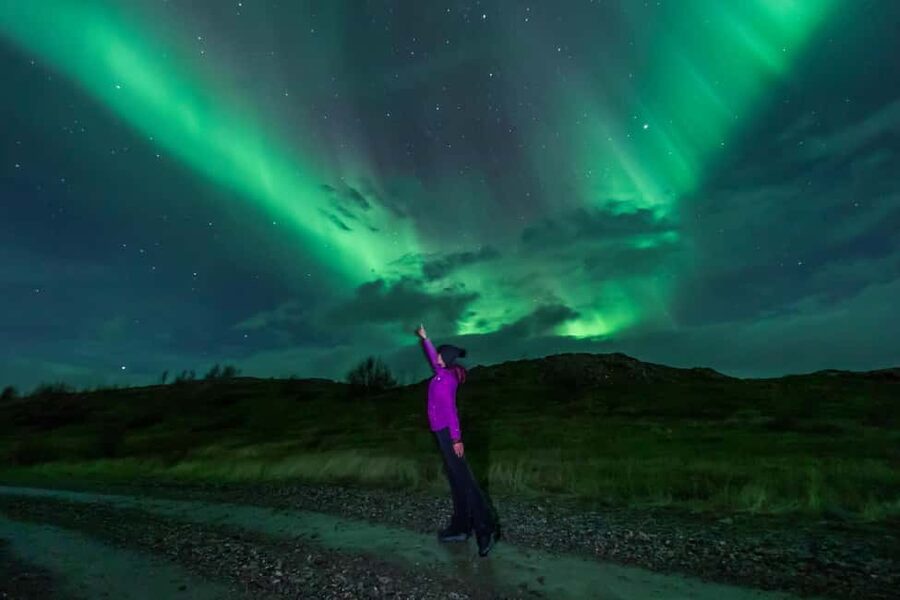 Northern Lights 4x4 Super, Photos, Hot Cocoa, Pastries - What the Super-Jeep promise means for value