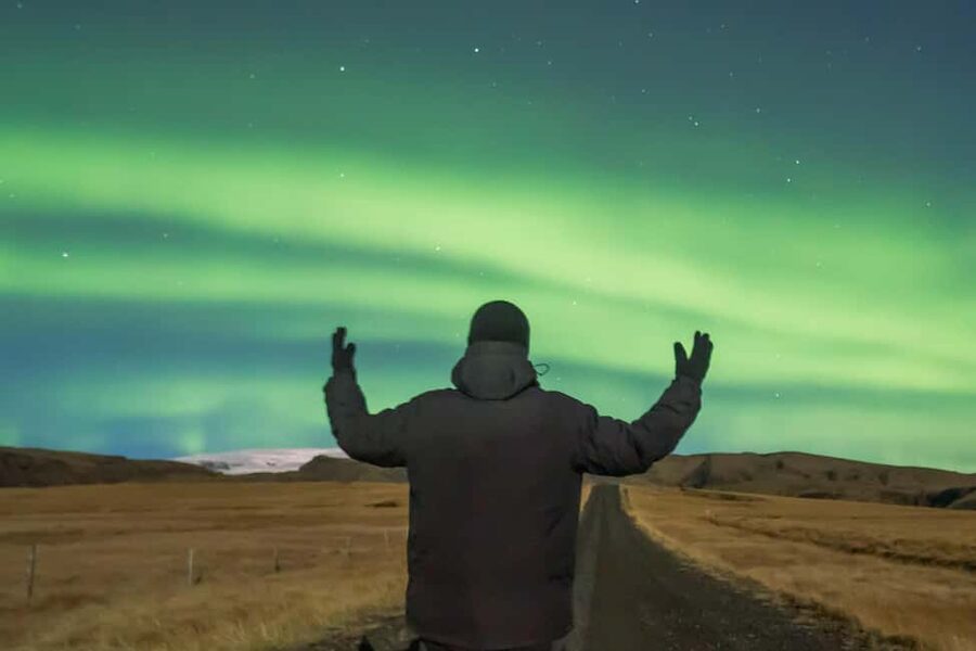 Northern Lights 4x4 Super, Photos, Hot Cocoa, Pastries - The best time to fit this into your Iceland plans