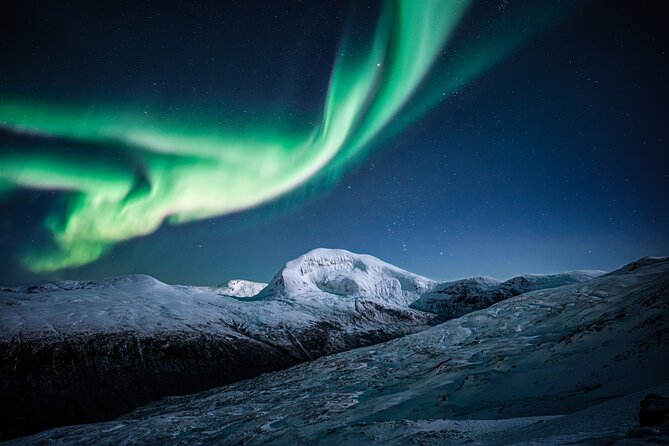 Northern Lights Adventure - Portrait photos and time-lapse footage
