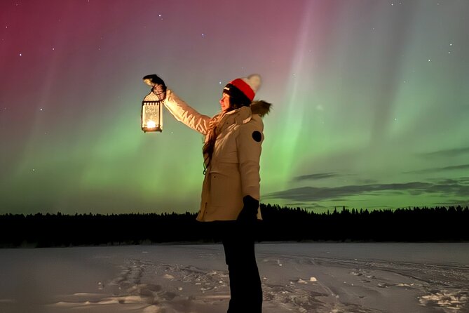 Northern Lights Adventure in the Wild with Campfire Treats - Warming up with pie, marshmallows, and berry juice