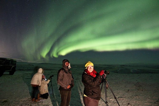 Northern Lights and Stargazing Small-Group Tour with Local Guide - Leaving Reykjavik between 9 and 9:30 p.m.