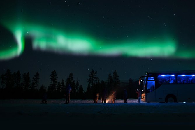 Northern Lights Big Bus Chase with Chasing Lights - Why this is a genuine Northern Lights chase