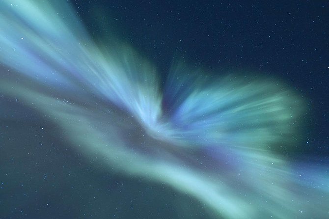 Northern Lights Big Bus Chase with Free Photos - Who should book this Tromso aurora chase?