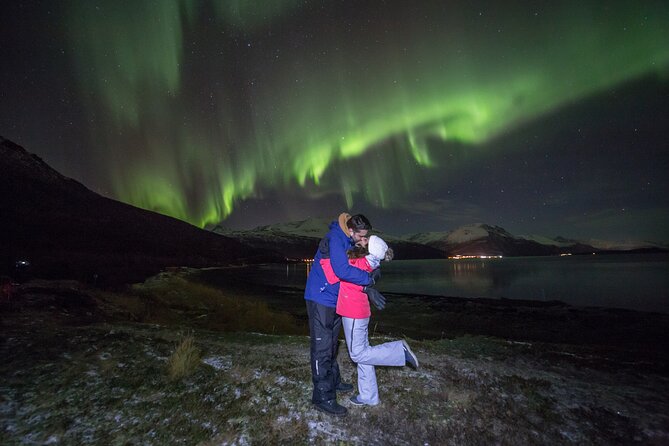 Northern Lights Big Bus Chase with Free Photos - Campfires, hot chocolate, and Arctic patience