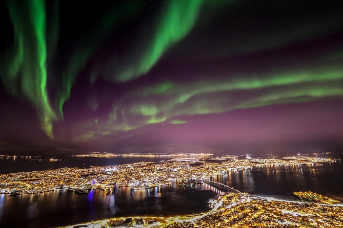 Northern lights cable car excursion - Reaching Fjellheisen after sunset