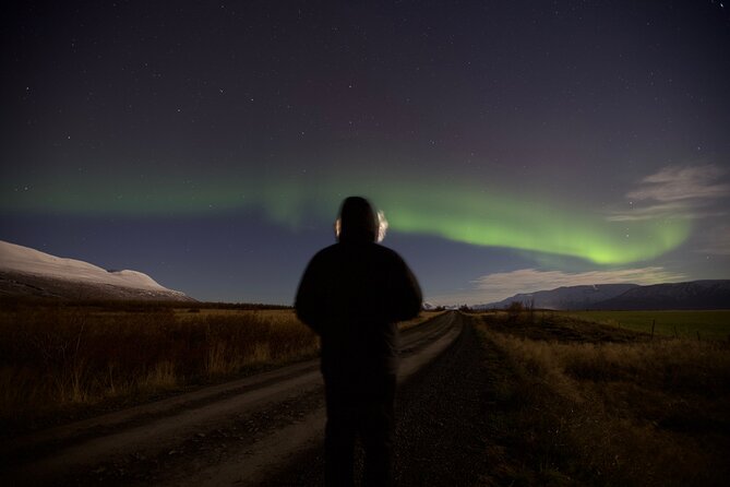 Northern Lights Classic MiniBus Tour from Akureyri - Seeing the lights, and photographing them