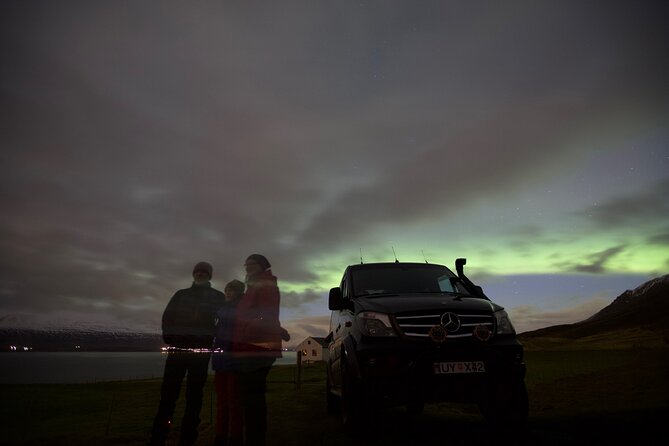 Northern Lights Classic MiniBus Tour from Akureyri - The free retry changes the value