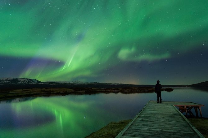 Northern Lights Guided Bus Tour from Reykjavik - Cold, waiting, and bus comfort