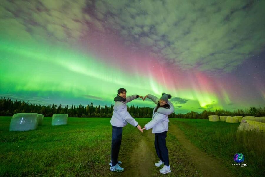 Northern Lights Hunting and Photography Tour - Small Group - Staying warm during the outdoor stops