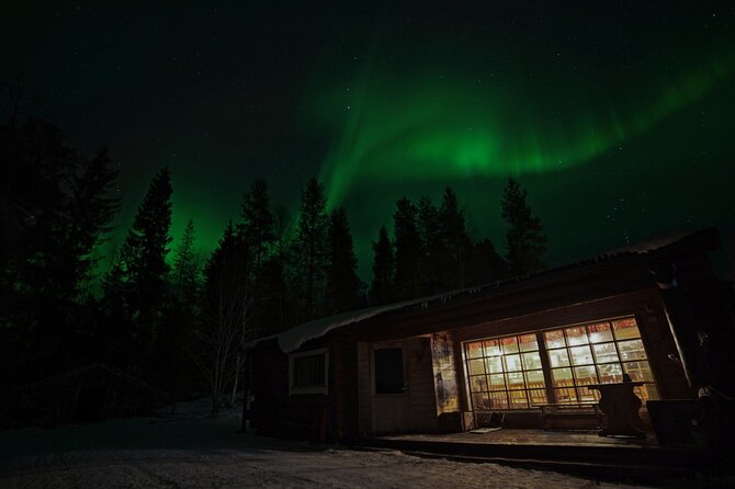 Northern Lights Hunting in Lappish old cottage - Pickup times need careful checking