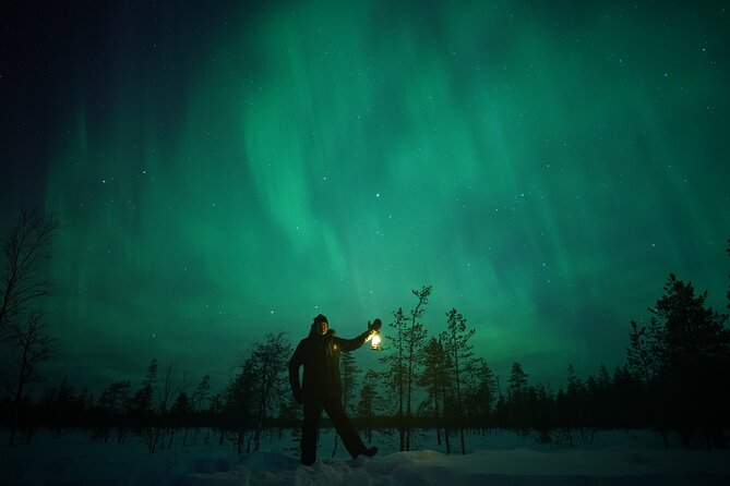 Northern Lights Hunting Photography Tour in Rovaniemi Finland - What the 8 pm departure feels like