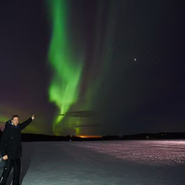 Northern Lights Hunting with Aurora Workshop - Staying warm in the Lapland night