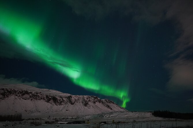 Northern Lights In luxury off-road SUV with Photos and Treats - Aurora Basecamp adds a planned element