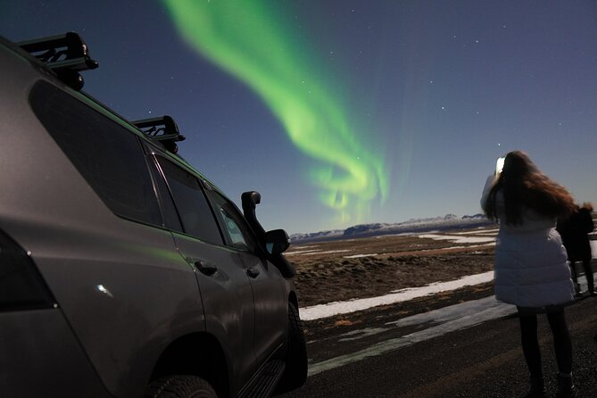 Northern Lights In luxury off-road SUV with Photos and Treats - Riding in a luxury SUV with only your group