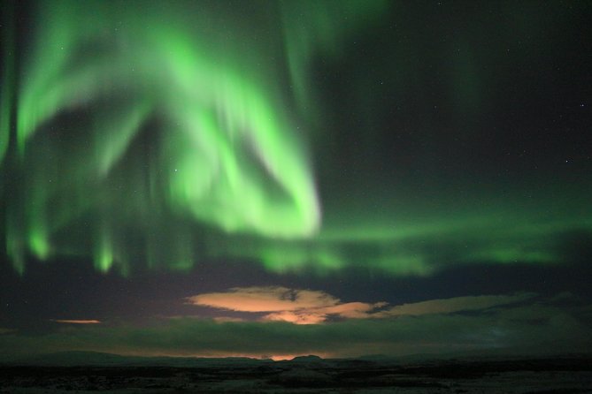 Northern Lights Midnight Adventure Small-Group from Reykjavík - Guides, stories, and the science behind the lights