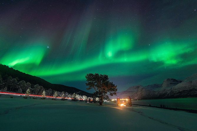 Northern Lights Minibus Chase from Tromsø with Chasing Lights - The warm clothing is more useful than it sounds