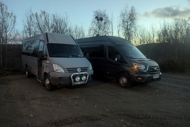 Northern Lights Minibus Chase Max 16 Person In Group - Cancellation and timing details