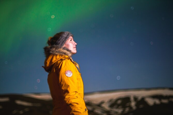 Northern Lights Minibus Tour with Hot Cocoa, Blankets & Photos - Photos, phones, and what free really means