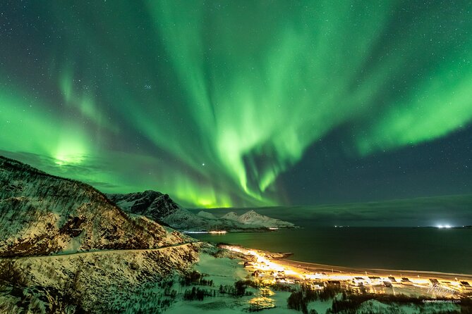Northern Lights Minibus with Photos Dinner Warm suits - Leaving Tromsø at 6:00 pm