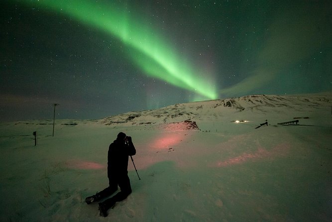 Northern Lights Small-Group Tour From Reykjavik with Hot Drink - How the aurora chase works