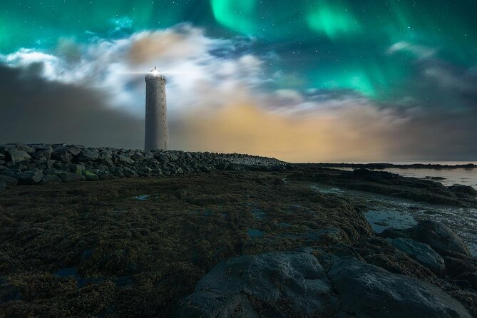 Northern Lights Small-Group Tour with Free Photos & Hot Chocolate - Chasing the aurora beyond Reykjavik