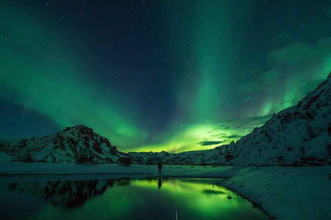Northern Lights Small-Group Tour with Hot Chocolate & Photos - The guides can shape the entire night