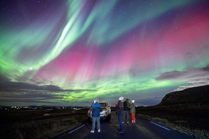 Northern Lights Small Group Tour with Photos - Why a group of 10 feels like a sensible limit