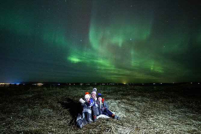 Northern Lights Small Group Tour with Photos - Hot chocolate, cinnamon buns, and the long wait