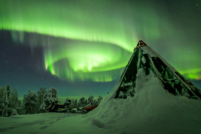 Northern Lights Snowmobile Sleigh Ride - Winter gear makes a real difference