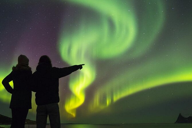 Northern Lights Tour: Cozy Night Adventure with Hot Chocolate - Key points to know before booking