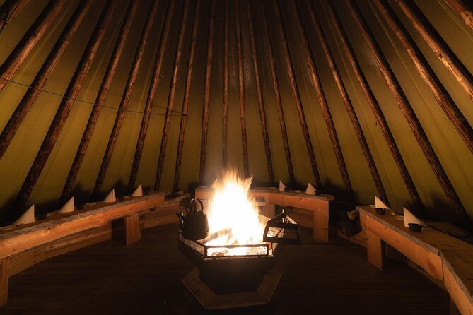 Northern lights tour to Lake Inari from Ivalo, Reindeers & Dinner - Island hospitality and the Lappish teepee