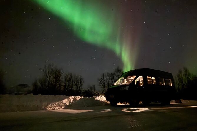 Northern Lights Tour with Hot Food and Drinks in Tromso - Why the small group can make a difference