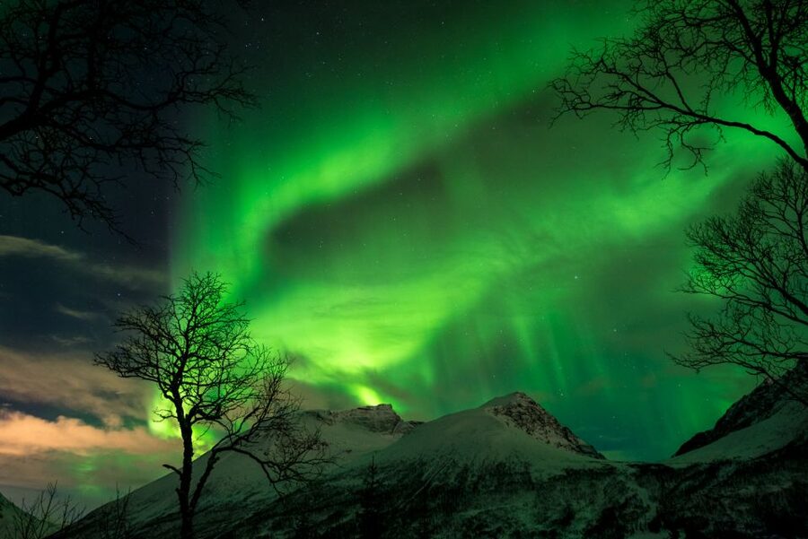 Northern lights Tromsø - small group tour with local guide - What the Finnish border option really means