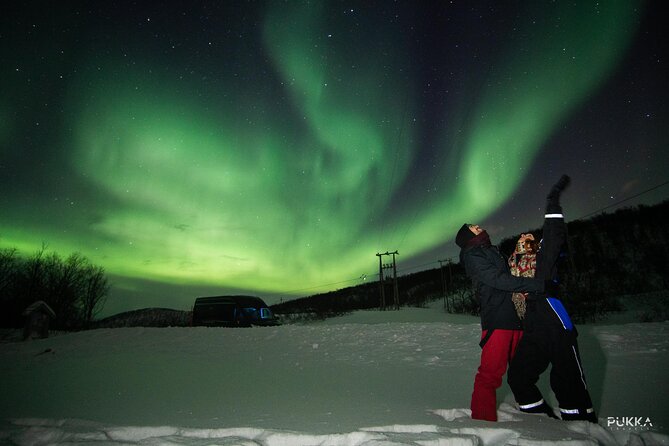 Northern Lights x Mini Bus Chase - Warm suits, tripods, and help with photography
