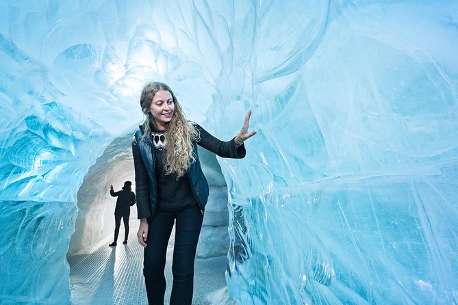 Perlan - Wonders of Iceland Experience - The observation deck and upper-level break
