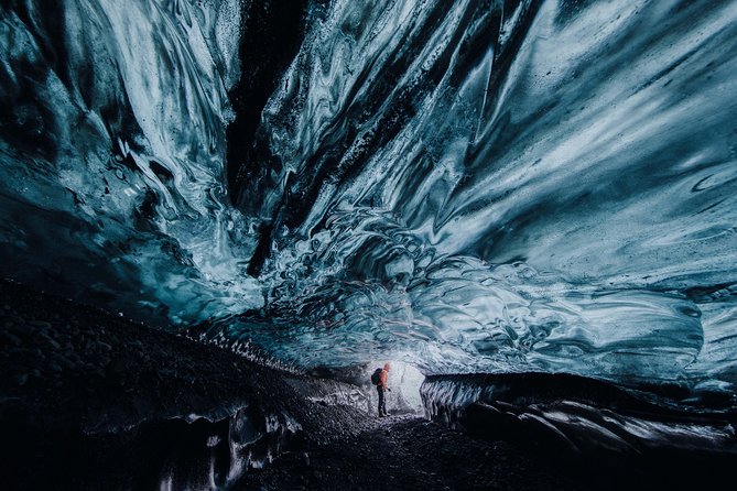 Private 2-Day Glacier Lagoon, Ice Cave and Northern Lights - Jökulsárlón and the ice on Diamond Beach