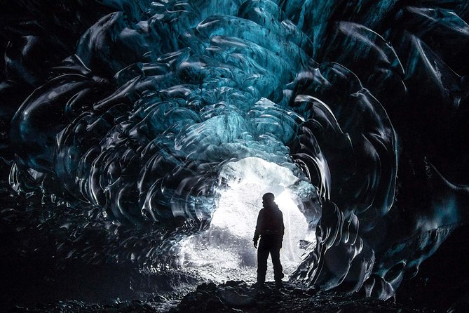 Private 2-Day Glacier Lagoon, Ice Cave and Northern Lights - The overnight stay and food plan