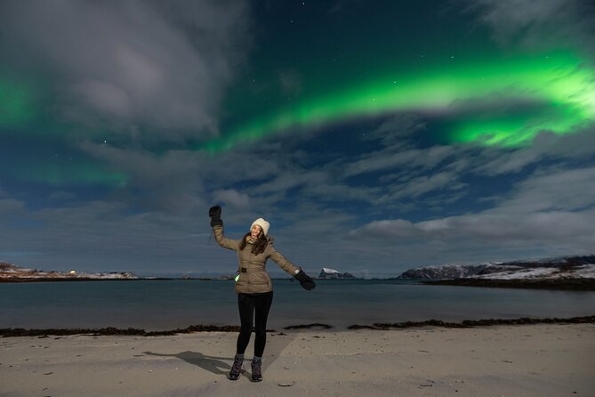 Private Exclusive Northern Lights Minivan Tour from Tromsø - Kvaløya, fjords, and the Finnish option