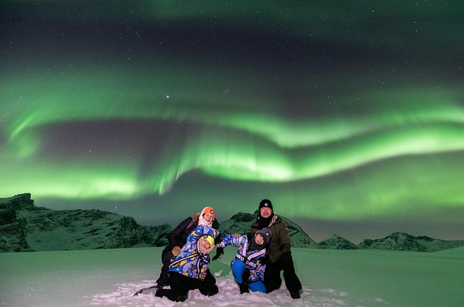 Private Exclusive Northern Lights Minivan Tour from Tromsø - Professional photos and the pressure of the moment