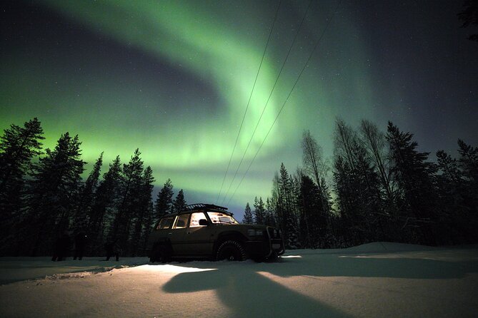 Private Group: Northern Lights Hunt 4x4 SUV with Aurora guarantee - A route chosen by clouds, roads, and aurora data