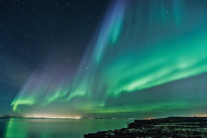 Private Northern Lights Evening Premium Tour - Photography without promising a perfect picture