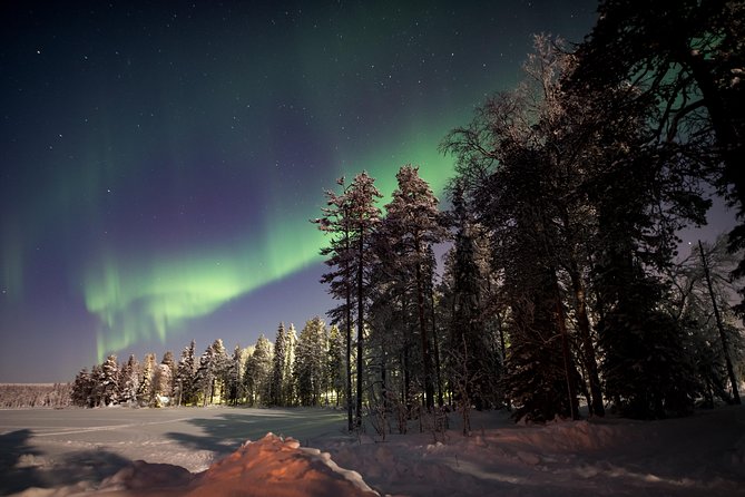 Private Northern Lights Hunting Expedition - Fire, food, and a warmer way to wait