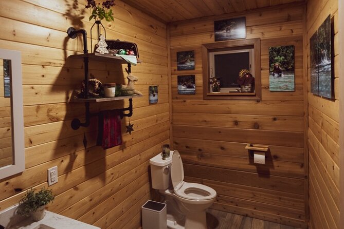 Private Northern Lights Lodge & Chase – Fairbanks - Chasing clear skies instead of giving up