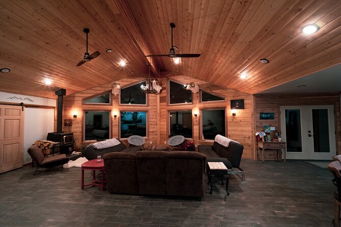 Private Northern Lights Lodge & Chase – Fairbanks - Why the private format suits families